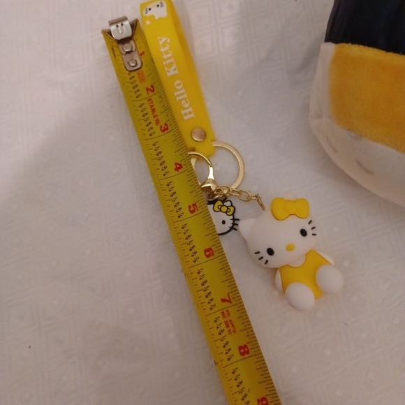 Gudetama squishmallow & hellokitty keychain - Picture 3 of 5
